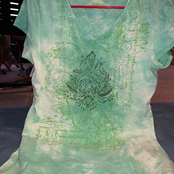 Women’s shirts - Picture 6 of 10